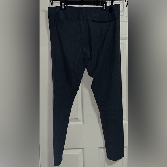 Vuori Pants Mens 36 x 30 Dark Gray Performance Stretch Chinos Golf Work 
Ee - Picture 7 of 7